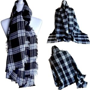 Prince & Fox Black and White Plaid Fringe Wrap Scarf